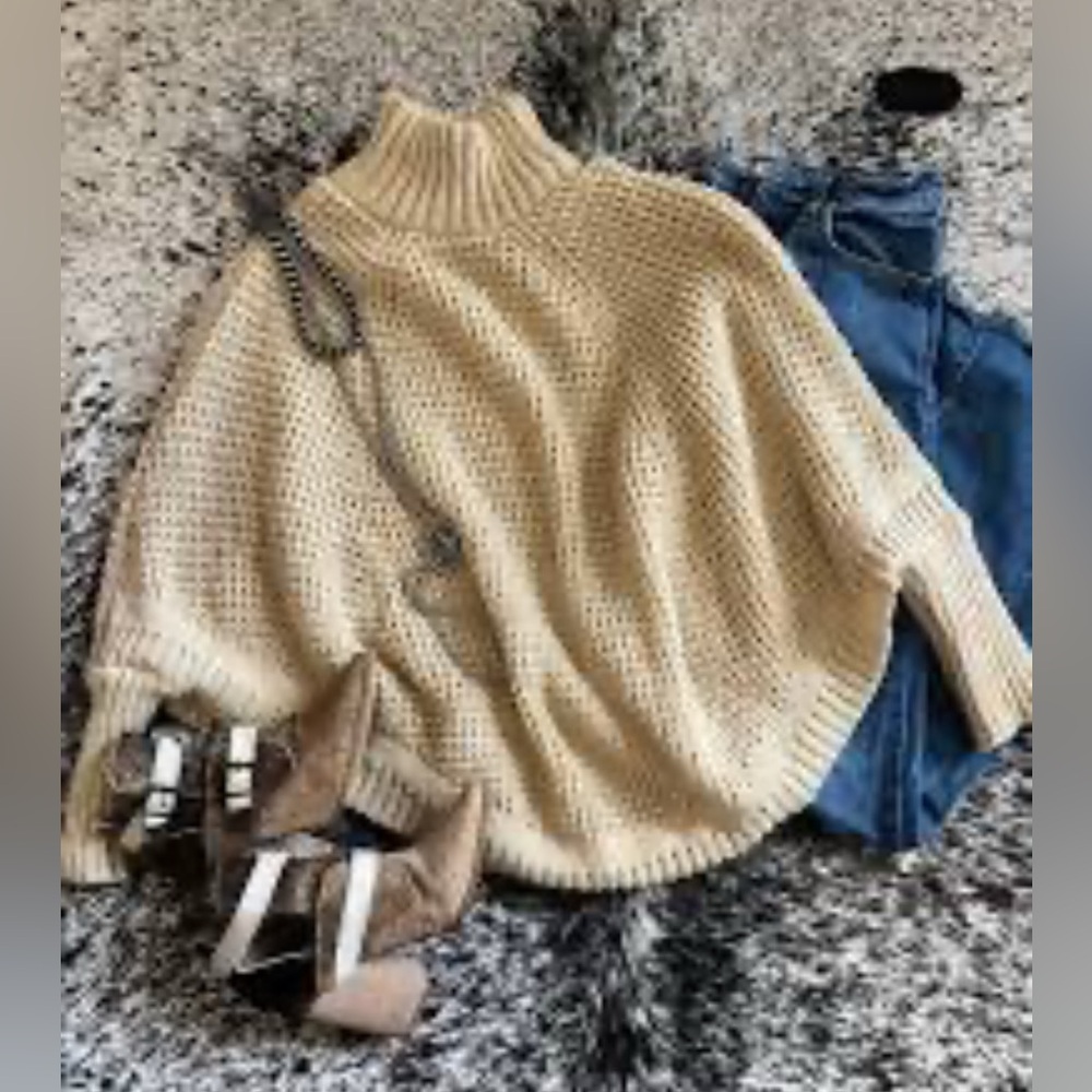 NWT Justin & Taylor Oatmeal Mock Neck Poncho/Sweater One Size Fits all